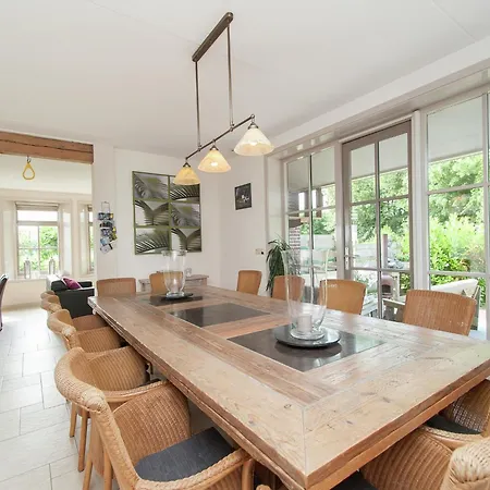 בית נופש Near Dutch Coast & Sauna, Cleaning Included Schagerbrug