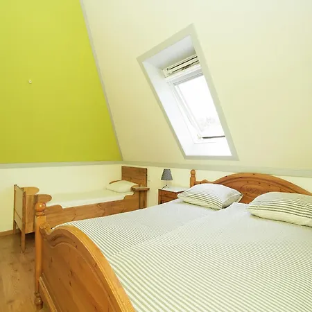 בית נופש Near Dutch Coast & Sauna, Cleaning Included *