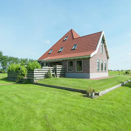 Holiday home Near Dutch Coast & Sauna, Cleaning Included