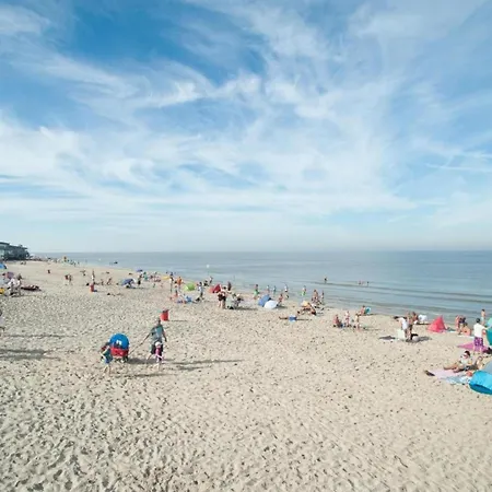 Near Dutch Coast & Sauna, Cleaning Included Holiday home